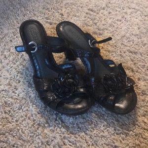 Born sandals